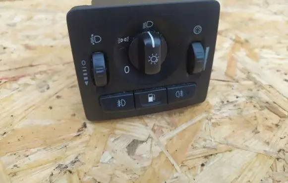 Volvo V50 Tailgate/trunk/boot open switch EEEEEEEE