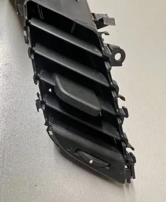 Ford Fiesta Dash center air vent grill 8A61A018B09 40138 1000001