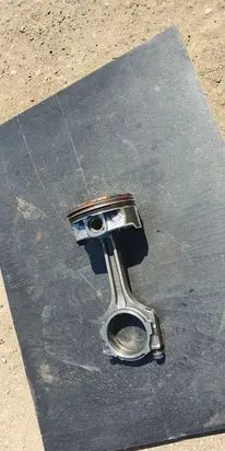 Ford Mustang VI Piston with connecting rod
