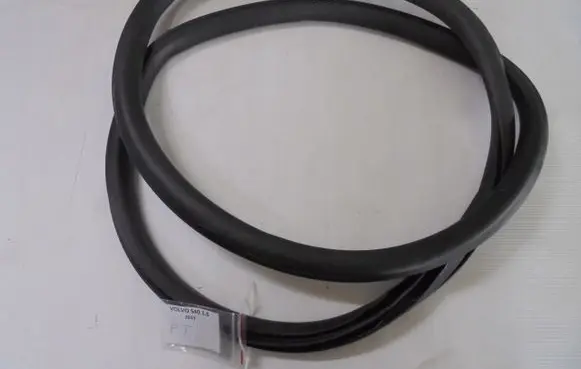 Volvo V40 Rubber seal rear door 
