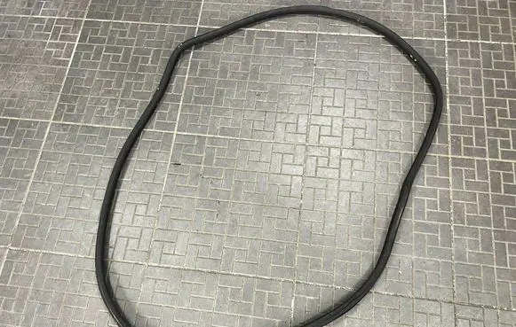Jeep Grand Cherokee WL Front door rubber seal