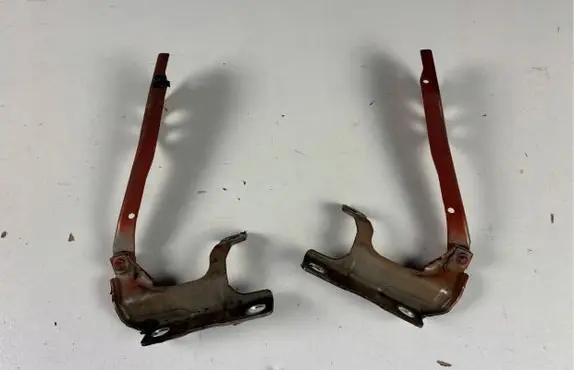 Volvo C30 Engine bonnet/hood hinges 
