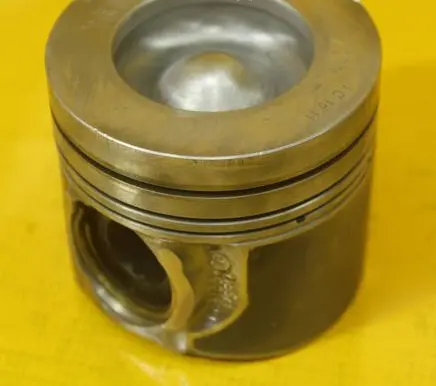 Jaguar XE Piston 083156