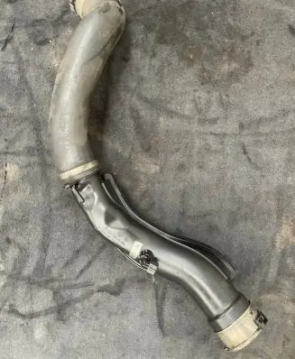 BMW 5 GT F07 Intercooler hose/pipe 4735270 11884414G