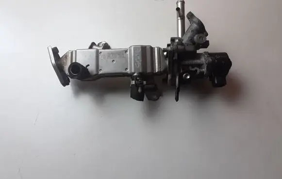 Toyota Auris E180 EGR valve 2560137010B