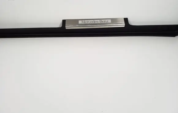 Front sill trim cover