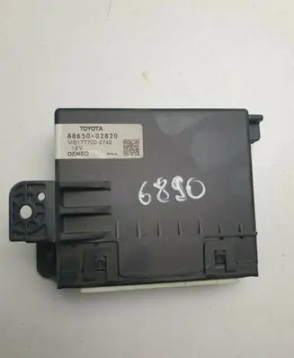 Toyota Auris 150 Other control units/modules 8865002820