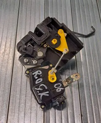 KIA Rio Rear door lock
