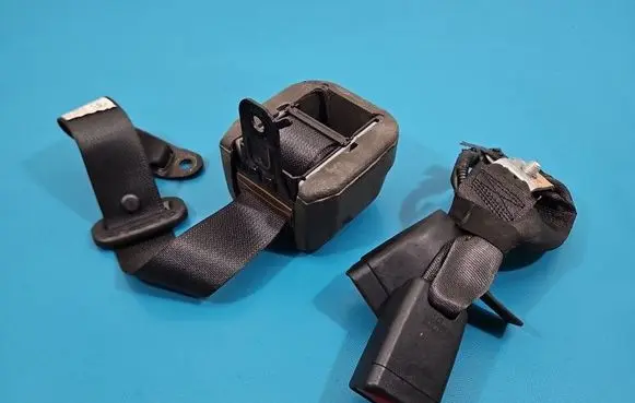 Toyota Auris E180 Rear seatbelt 7336002750 IMPRK1540955