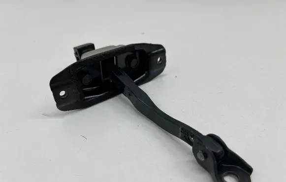 Nissan Qashqai J12 Rear door check strap stopper 6UA