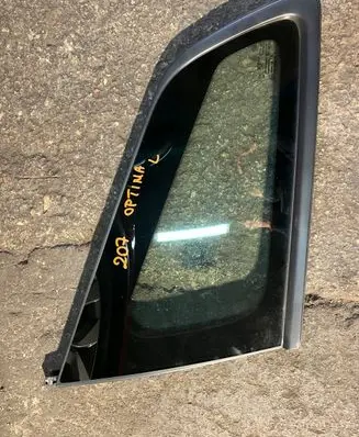 Opel Corsa D Rear side window brak