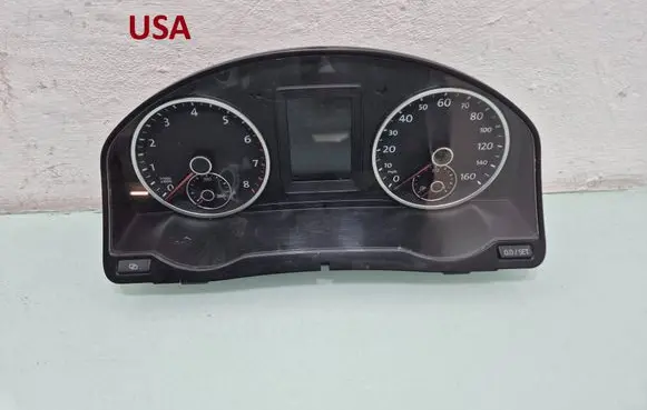 Volkswagen Tiguan Speedometer (instrument cluster) 5N0920972E