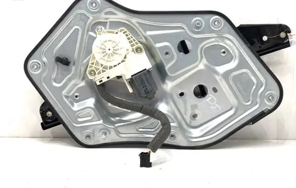 Skoda Yeti (5L) Front door window regulator with motor 5L0837402A