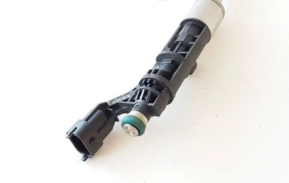Peugeot 208 Fuel injector 9830304880