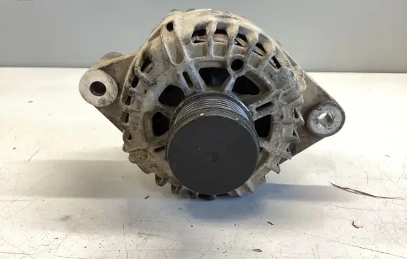 Opel Insignia A Generator/alternator 2620359