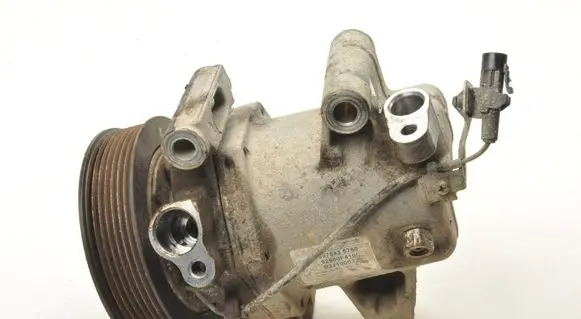 Isuzu D-Max Air conditioning (A/C) compressor (pump) 8975435760