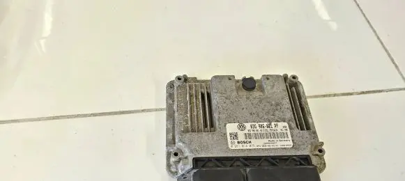 Volkswagen Golf V Engine control unit/module 03G906021 0281014075
