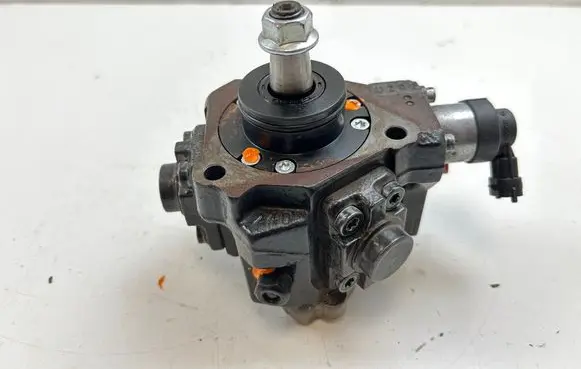 Fuel injection high pressure pump