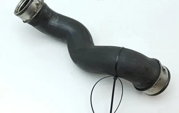 Mercedes-Benz CLK A209 C209 Intercooler hose/pipe A2095280482