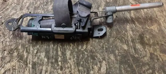 Volvo V70 Front seatbelt
