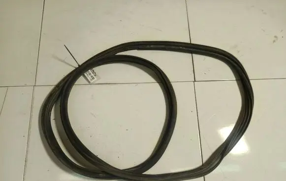 Toyota Yaris Trunk rubber seal (body) 