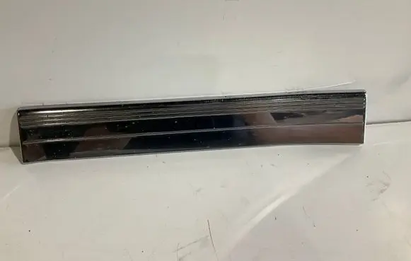 Mercedes-Benz CLS C219 Side skirt rear trim A2196800435 2196800435