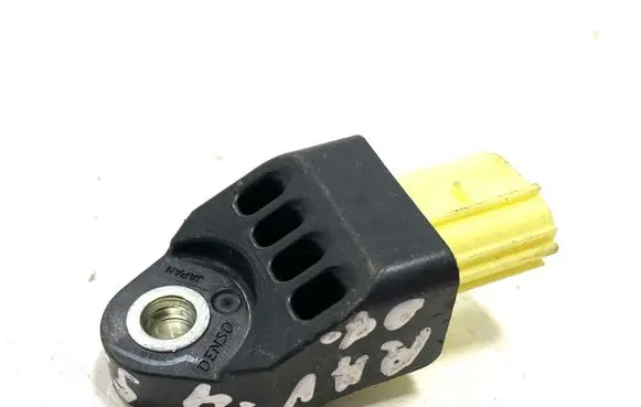 Toyota RAV 4 (XA30) Airbag deployment crash/impact sensor 8983133020 70360LV3Q