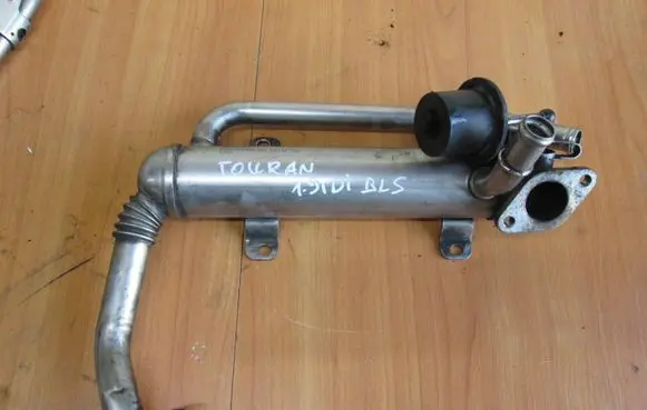 Volkswagen PASSAT B6 EGR valve cooler 03G131512AD