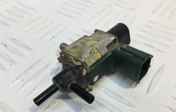 Ford Ranger Vacuum valve K5T46593