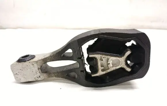 Peugeot 3008 II Engine mount bracket 9811786680