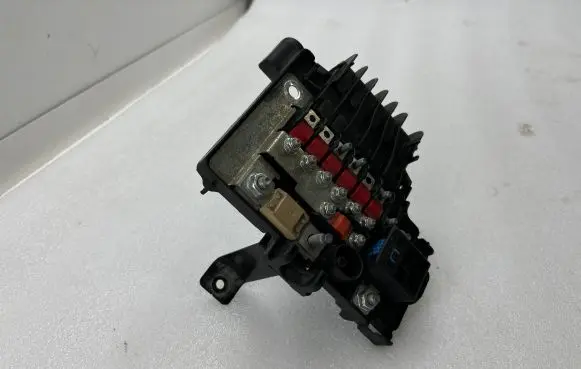 Tesla Model S Fuse module 101327200E