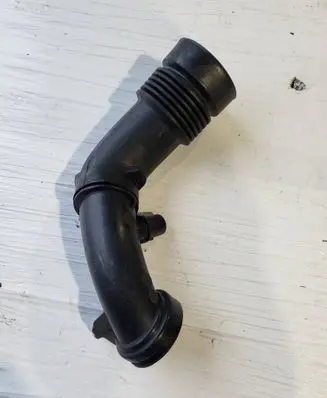 Air intake hose/pipe