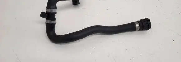 Coolant pipe/hose