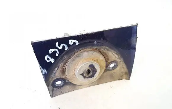 Ford Fiesta Front door lock (next to the handle) 