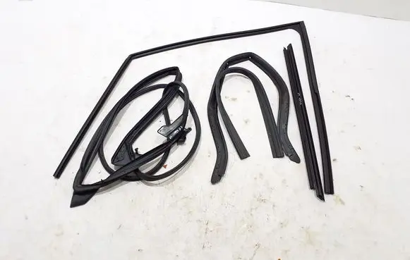 Lexus NX Front door rubber seal 6786278020