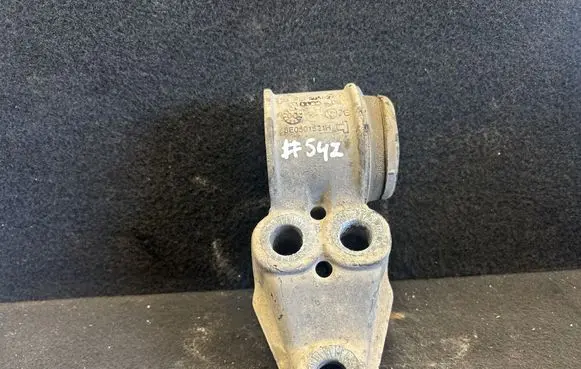 Volkswagen PASSAT B5.5 Rear axle beam mounts housing 8e0501521h