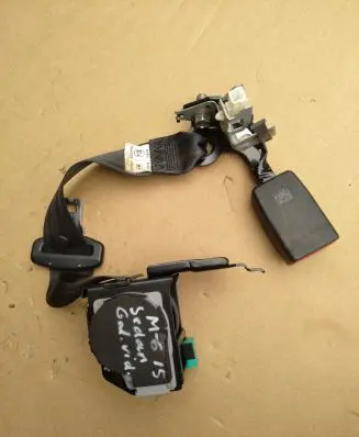 Mazda 6 Rear seatbelt