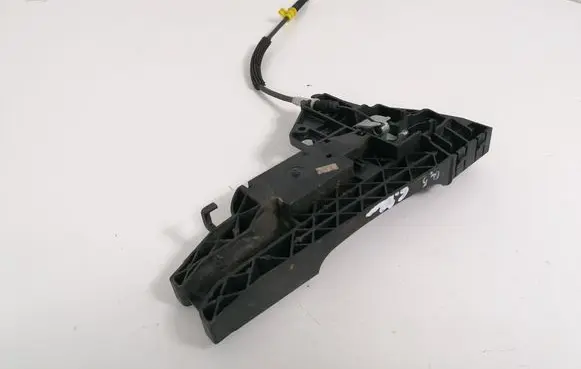 Rear door exterior handle/bracket
