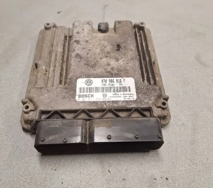 Volkswagen Touareg I Engine control unit/module 070906016F 1039S02925 0281011258