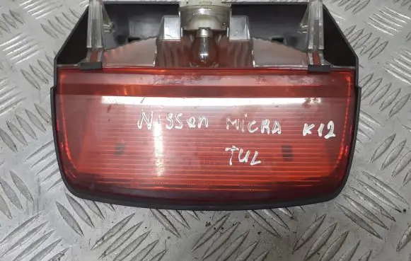 Nissan Micra Third/center stoplight