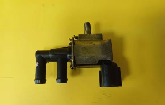 Mitsubishi Colt Turbo solenoid valve K5T48395