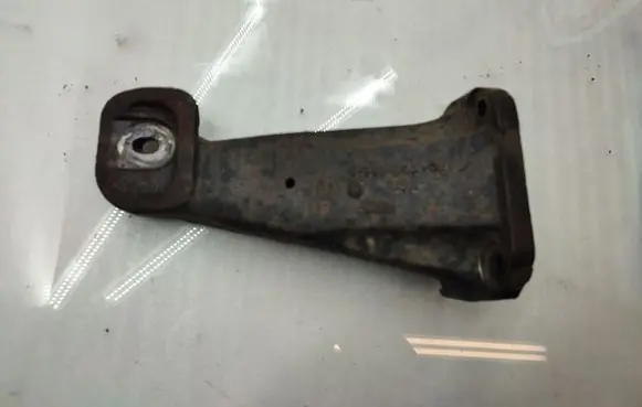 BMW X5 E53 Engine mounting bracket 6761564