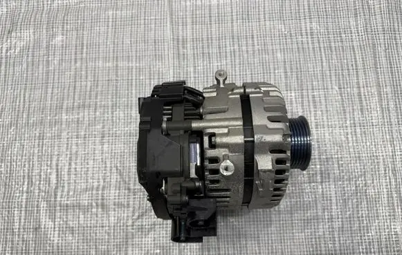Jeep Avenger Generator/alternator 9865403280