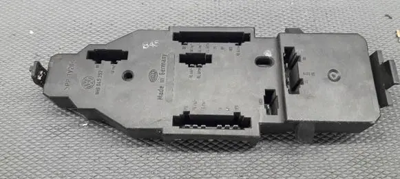 Volkswagen Golf II Tail light bulb cover holder