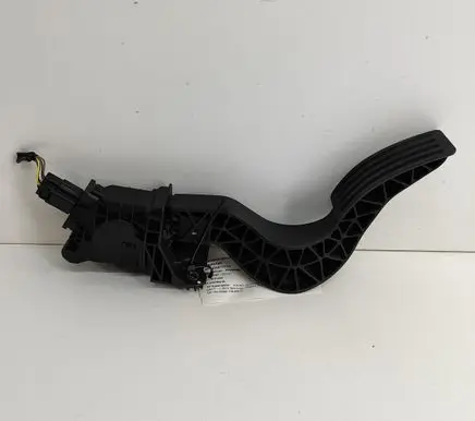 Volvo XC40 Accelerator throttle pedal 32212365 8888768700