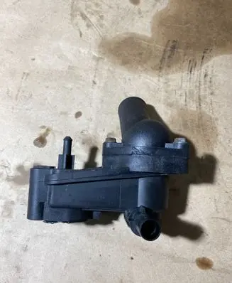 Ford Mondeo MK IV Thermostat housing 1514500600