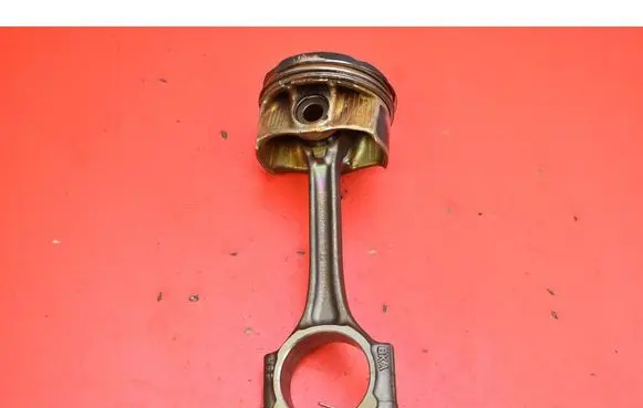 Piston