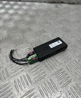 BMW X5 F15 Aerial antenna amplifier 92870811 9334693