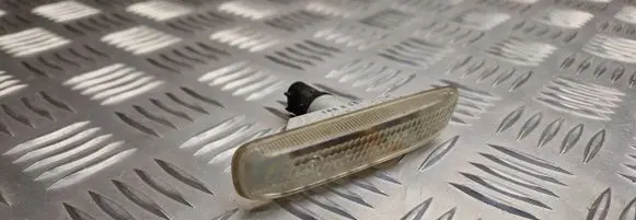 BMW 3 E46 Front fender indicator light 63132228592