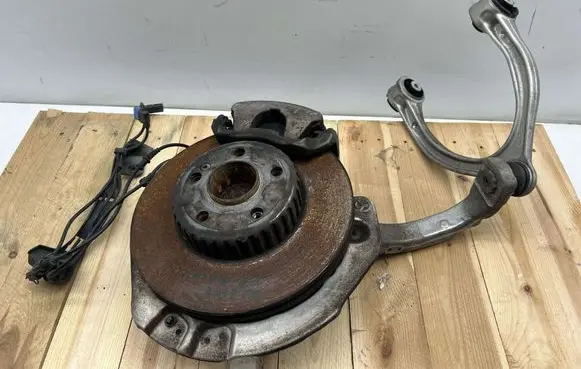 Mercedes-Benz C W205 Front wheel hub spindle knuckle 2052200